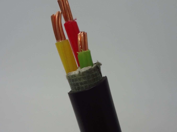 電線電纜產(chǎn)品結(jié)構(gòu)越復(fù)雜，疊加的層次就越多.jpg